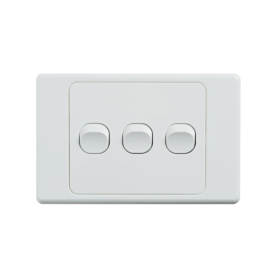 4C | Ultima 3 Gang Switch 250V 16AX - Horizontal