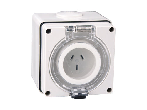 NLS 30485 | 66SO310F | 3 Flat Pin 10Amp Auto Switched Socket IP66