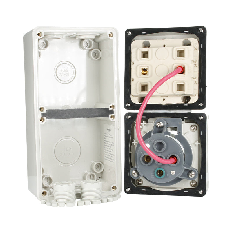 NLS 30535 | 66CV332 | 3 Pin 32Amp Switched Socket Outlet IP66